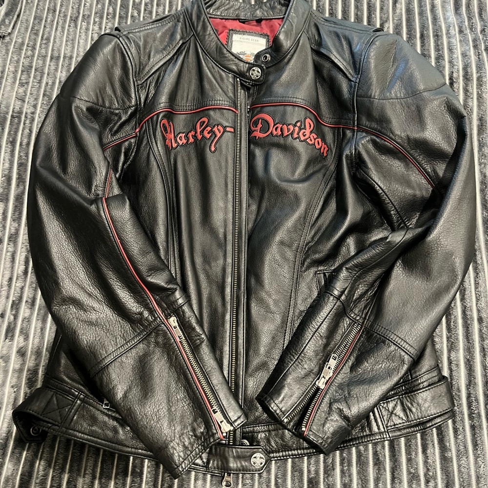 Harley-Davidson Black Leather Motorcycle Jacket with Slim Fit